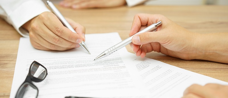 Explication des termes et signature du contrat