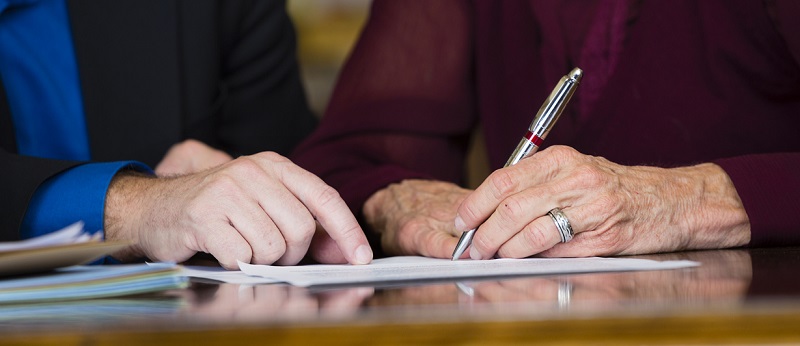 Signature sur le contrat de succession d' assurance