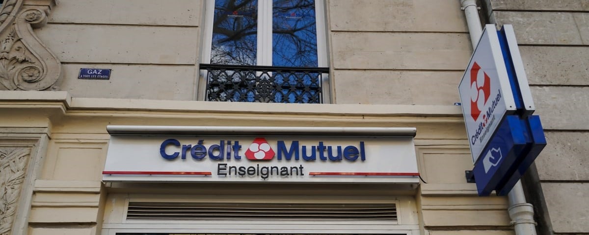 Agence bancaire du Crédit Mutuel, une banque coopérative française. 