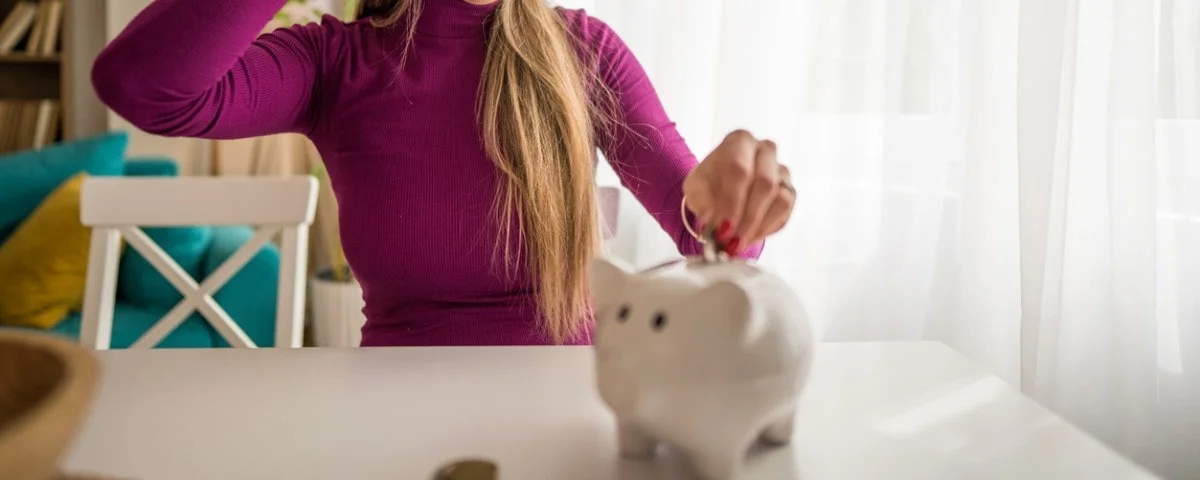 Quelle stratégie adopter pour les jeunes qui souhaitent mettre de l’argent de côté 