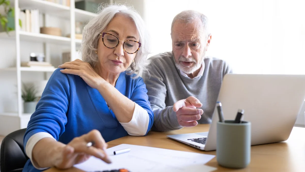 Retraités : voici comment générer 500 € de revenus supplémentaires par mois grâce au « secret » du PEA