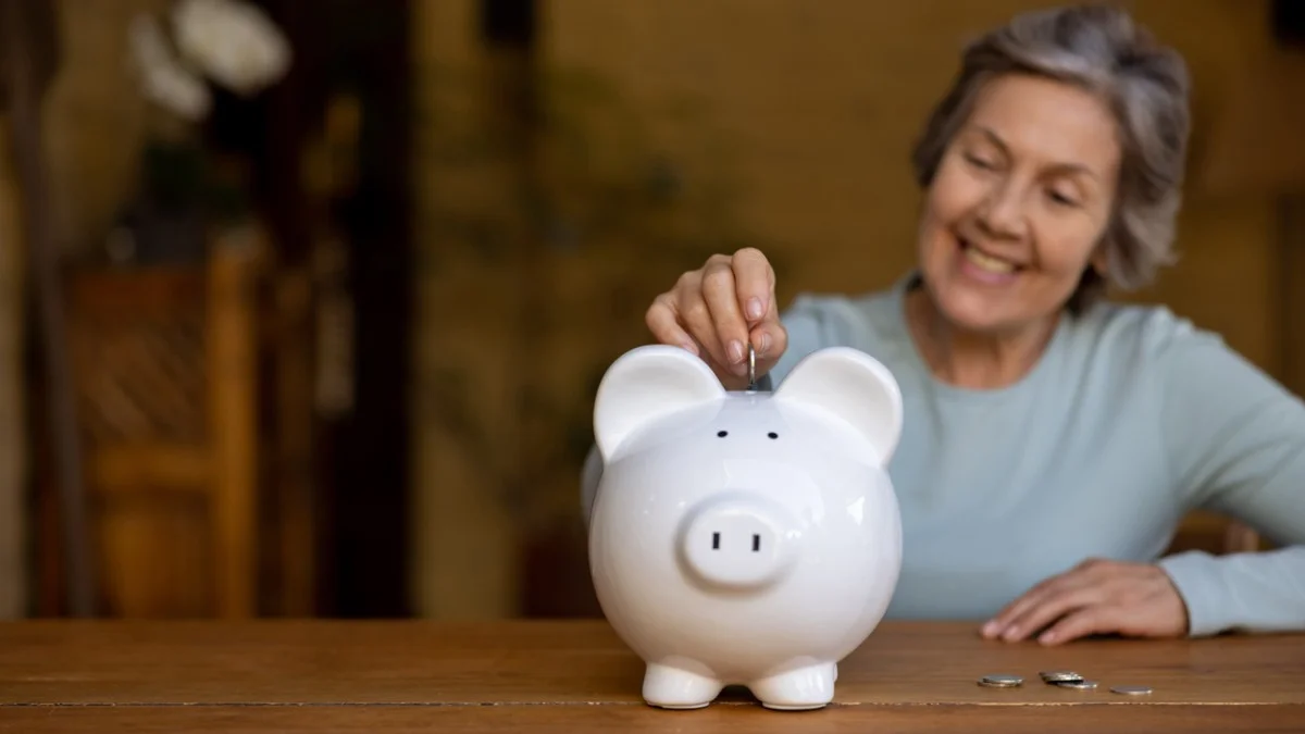 Ajuster sa stratégie d’épargne après 60 ans pour sécuriser et faire fructifier son capital